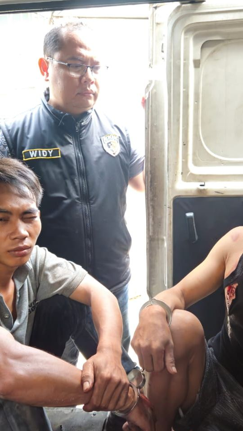 Tampang Kakak-Adik Pembunuh Pasutri di Ruko Kebayoran Lama