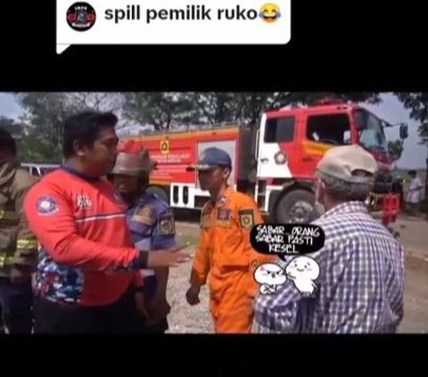 Hampir Tergelincir saat Perjalanan, Petugas Damkar Malah Dibuat Sedih karena Ini