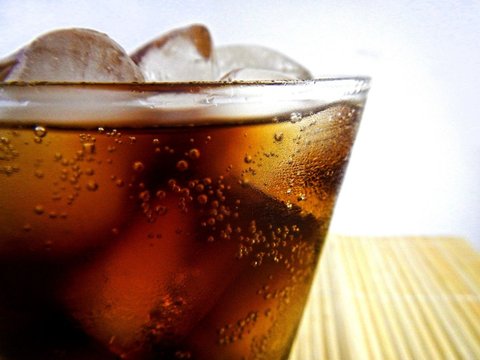 5 Makanan-Minuman yang Berisiko Meningkatkan Tekanan Darah