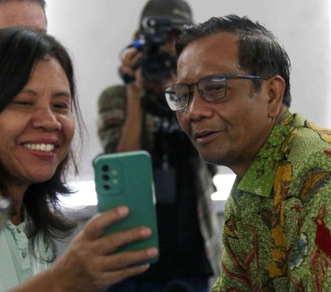 FOTO: Sambangi Persekutuan Gereja-Gereja Indonesia, Mahfud MD Pastikan Situasi Politik Jelang Natal Aman