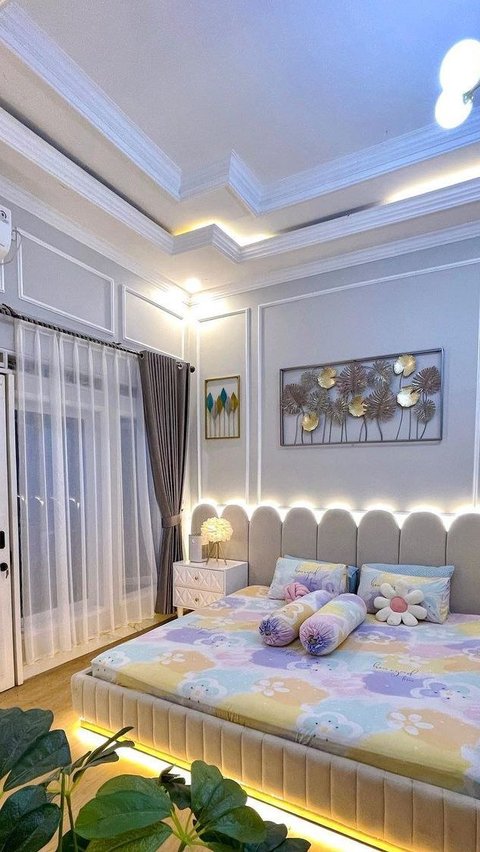 Portrait of a Luxurious Bedroom Arrangement, the Atmosphere is Like a 5-Star Hotel