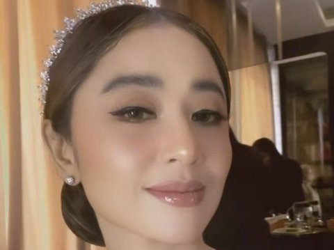 Dandan Seperti Pengantin, ini Deretan Potret Cantik Dewi Perssik di Momen Ultah ke-38