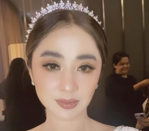 Dandan Seperti Pengantin, ini Deretan Potret Cantik Dewi Perssik di Momen Ultah ke-38