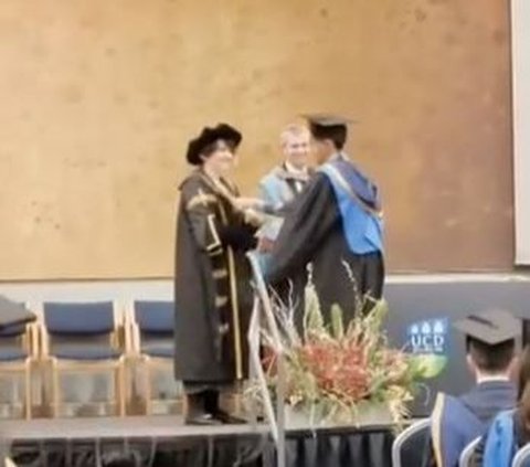 Intip Momen Wisuda Beryl, Anak Nini Carlina yang Baru Lulus S-2 di Irlandia