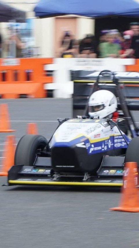 Perjalanan Tim Arjuna EV UGM di Formula SAE 2023,<br>Bikin Harum Nama Indonesia