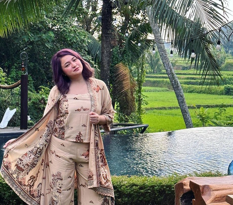 Reportedly Dating Vicky Prasetyo, Marshanda: He Makes Me Happy