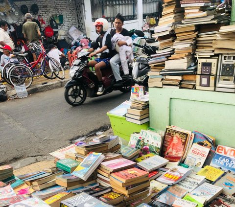 Pasar Loak Kebayoran Lama, Pesona Thrifting dan Jejak Nostalgia