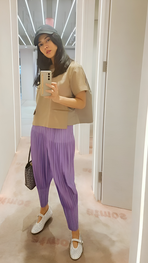 Check Out Dian Sastro's Outfit Prices, Casual Style Fit for a Sultan