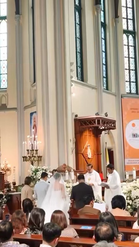 Digelar di Gereja Katedral, Ini Potret Pernikahan Jonatan Christie dan Shanju