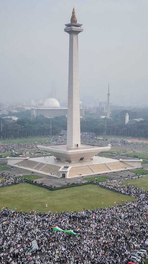 FOTO: Pantauan Udara Lautan Massa Munajat Kubro 212 Padati Lapangan Monas, Serukan Bela Palestina