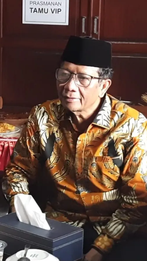 Terima Dukungan dari Kiai se-Mataram, Mahfud MD Singgung Tekanan Politik dari Aparat