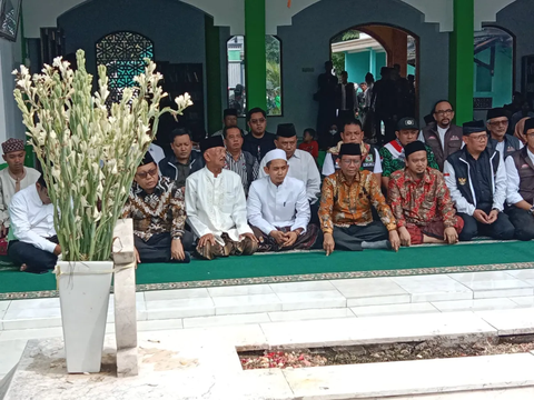 Ziarah ke Makam Ulama Di Jombang, Mahfud MD Punya Alasan Sendiri