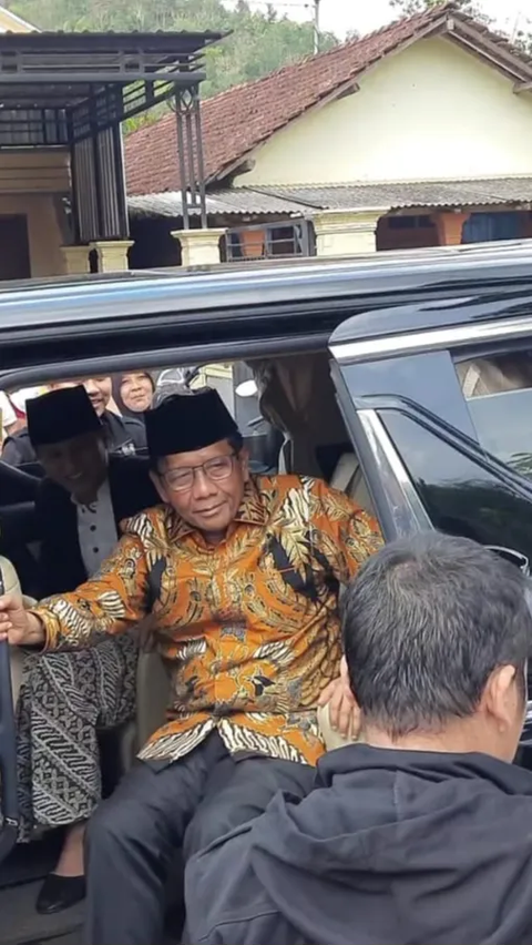 Ziarah ke Makam Ulama Di Jombang, Mahfud MD Punya Alasan Sendiri