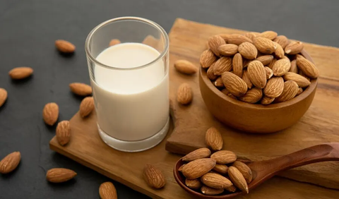 5. Kacang Almond:<br>Kacang almond mengandung 6 gram protein per 28 gram. Almond kaya akan serat, vitamin E, mangan, dan magnesium.