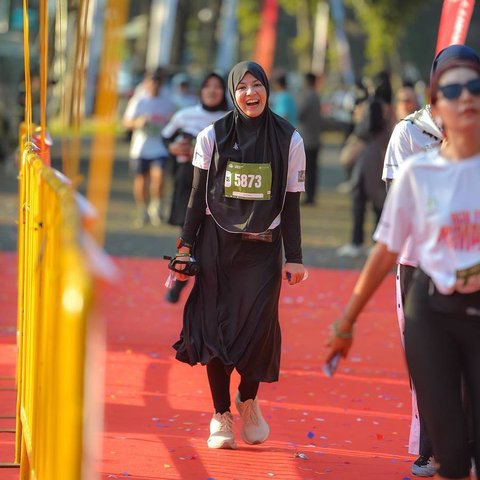 Potret Cantik Natasha Rizky Ikut Marathon 5K Bareng Irish Bella, Penampilannya Tuai Banyak Pujian