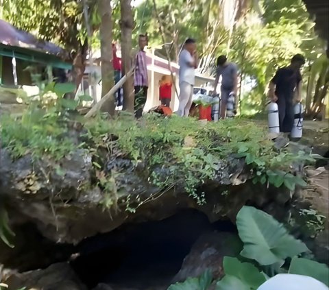 Unique! Thought to be in the Middle of the Forest, the Cave that Becomes a Popular Cave Diving Spot is Located Underneath a Resident's House