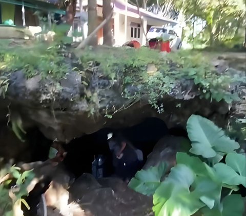 Unique! Thought to be in the Middle of the Forest, the Cave that Becomes a Popular Cave Diving Spot is Located Underneath a Resident's House