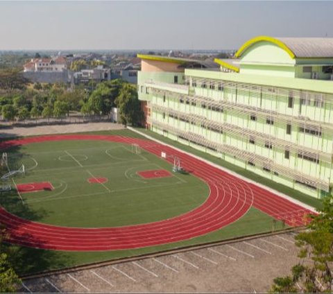 Potret Megah Sekolah Tiga Bahasa di Surabaya, Satu Kelas hanya Belasan Siswa Pembelajarannya Seru Banget