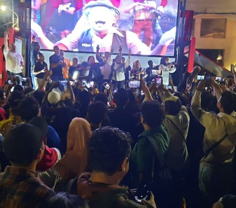 Momen Atikoh Ganjar Jalan-Jalan Sambil Kulineran Malam di Kota Pahlawan: Surabaya Pecah!