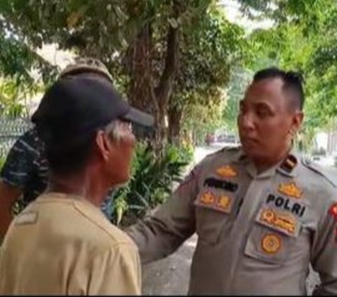 Ajak Makan hingga Antarkan ke Rumah, Begini Momen Haru Polisi saat Bantu Pria Tua di Jalanan