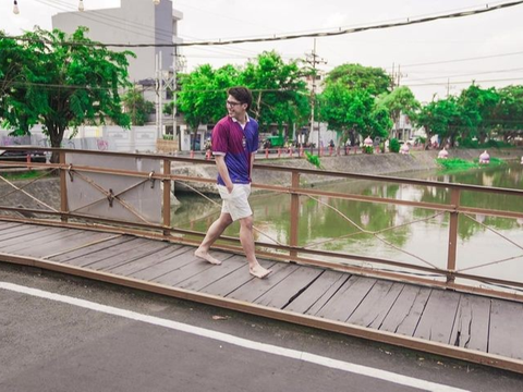 Deretan Foto Ahmad Dhani Bersama Ketiga Putranya saat Jalan-jalan di Surabaya, Penampilan El Rumi Bikin Salfok