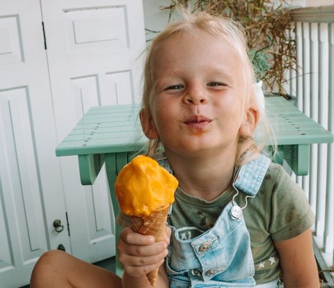 Bikin Es Krim Sehat Warna-warni untuk Anak, Cuma 4 Bahan