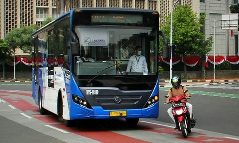 Transjakarta Lanjut Tambah Bus Listrik Pada 2024 - Berita Otosia.com