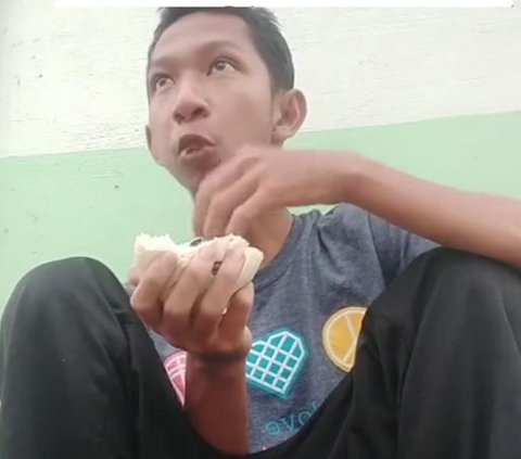 Viral Curhatan Pilu Pria Penjual Roti Pao yang Dihujat Karena Bikin Video saat Berjualan, Disebut Miskin hingga Anak Yatim