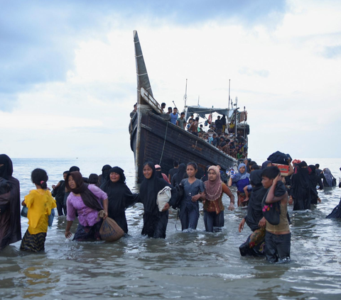 TNI AU Deteksi Lima Kapal Pengungsi Rohingya di Laut Aceh