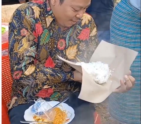 Viral Momen Pria Asal Jawa Kondangan Ala Batak, Kaget dengan Makanan yang Disajikan