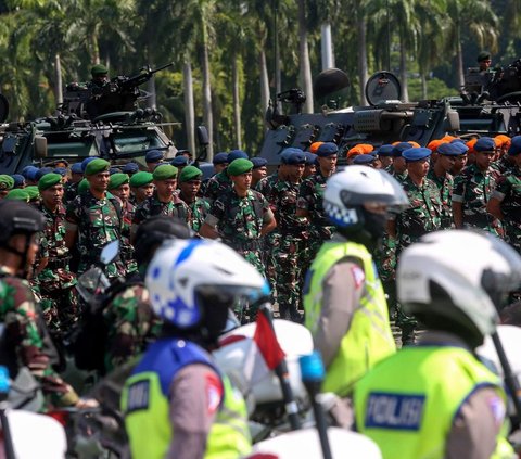 FOTO: 129 Ribu Personel Gabungan Dikerahkan untuk Pengamanan Natal dan Tahun Baru