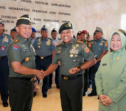 Disalami Panglima TNI, Pangkostrad Saleh Mustafa kini Berpangkat Letjen, Bintang 3 di Pundaknya