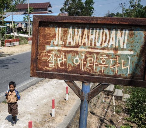 FOTO: Kisah Masyarakat Baubau Sulawesi Tenggara Pakai Aksara Korea untuk Pertahankan Bahasa Cia-Cia