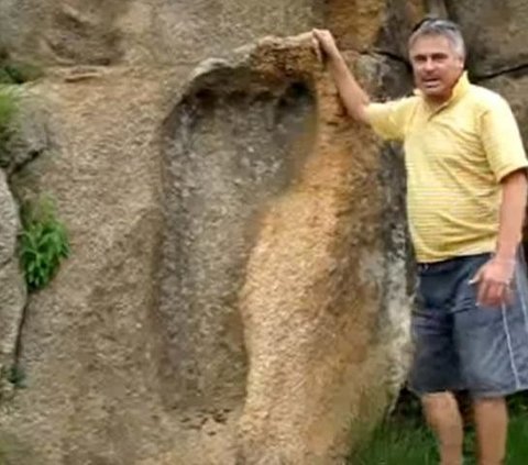 Viral Discovery of Human Footprints in China, Suspected to Belong to Giants that Once Lived on Earth