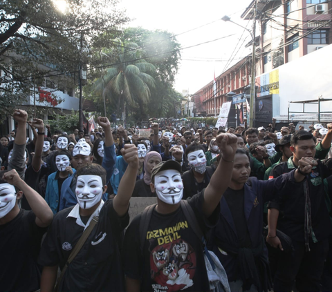 FOTO: Aliansi Mahasiswa Provinsi Banten Gelar Aksi Mimbar Rakyat untuk Selamatkan Demokrasi  dari Politik Dinasti