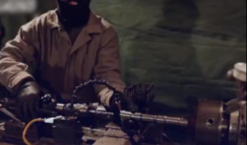 Mengutip laman thefirearmblog.com, Hamas mengumumkan sebuah senapan hasil produksi sendiri bernama Adnan el Ghoul.