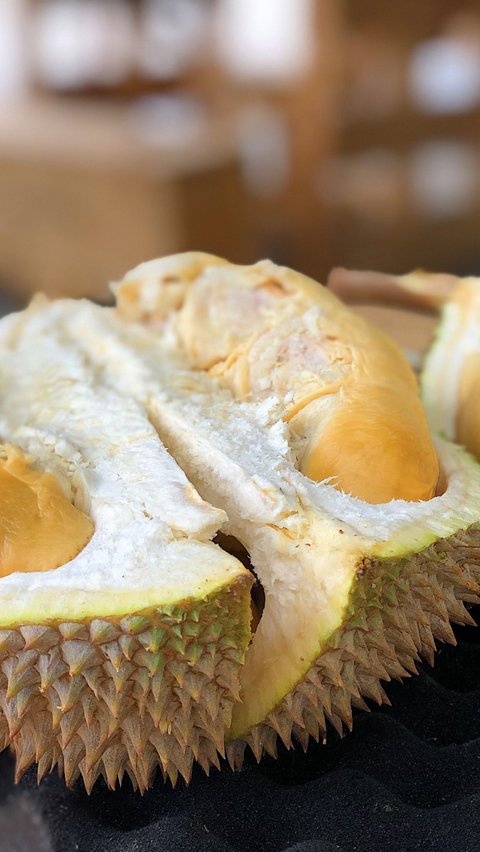 7 Makanan dan Minuman yang Tidak Boleh Dikonsumsi Bersamaan dengan Durian