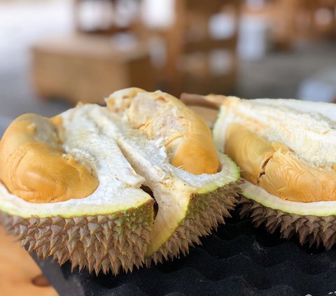 7 Makanan dan Minuman yang Tidak Boleh Dikonsumsi Bersamaan dengan Durian