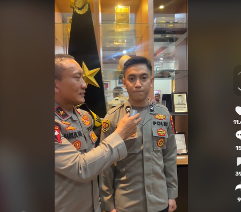 Sabilul Alif kemudian menanyakan usia sang polisi muda tersebut. 