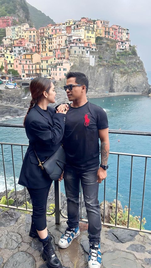 Through her Instagram account, Umi Kalsum is suspected of venting about experiencing domestic violence (KDRT).