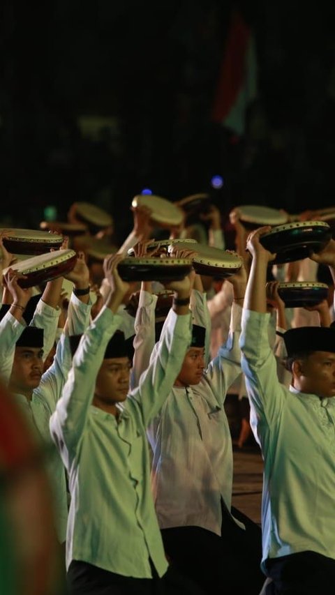 Atraktifnya Rebana Kuntulan Kolosal ala Banyuwangi 