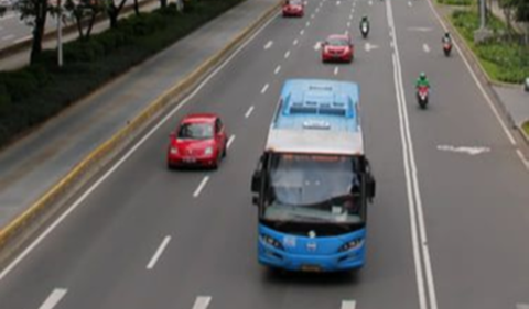 Dia menambahkan, Transjakarta juga telah mengoperasikan angkutan malam hari hingga 24 jam. <br>