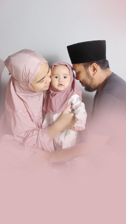 Benefits and Laws of Kissing Children in Islam, One of the Noble Traditions of the Prophet