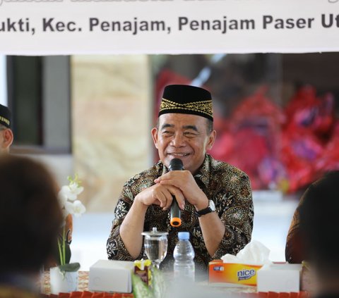 Menko PMK Cek Stunting dan Kemiskinan Ekstrem di Desa Tetangga IKN