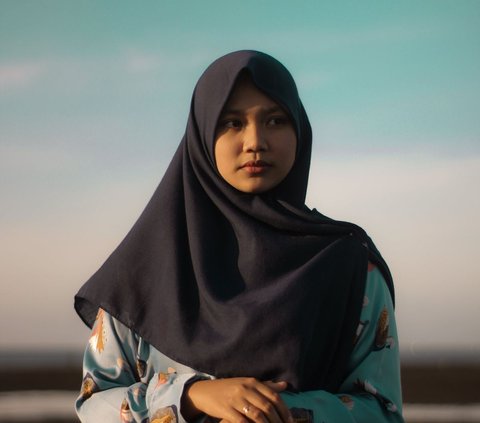 3 Tutorial Hijab Segi Empat Menutup Dada, Praktis untuk Si Sibuk