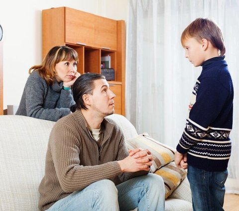 Panduan Menghadapi Anak yang Melihat Orangtua Sedang Bercinta, Jangan Panik!