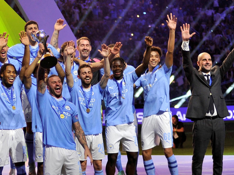 FOTO: Momen Manchester City Raih Juara Dunia Antarklub 2023 Diwarnai Perkelahian Kyle Walker dan Felipe Melo