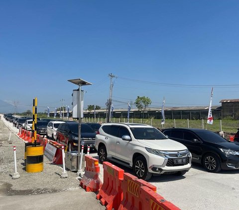 Puncak Arus Mudik Nataru, Kepadatan Terjadi di Tol Fungsional Solo-Jogja