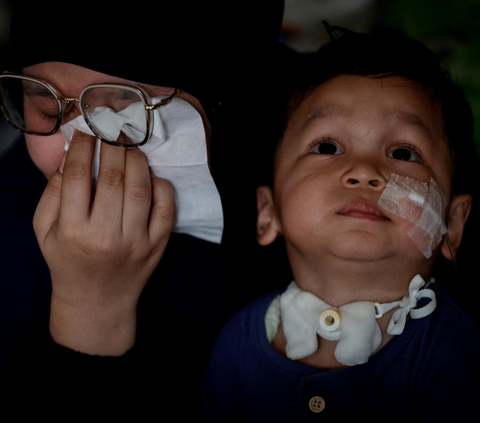 FOTO: Kisah Penderitaan Anak-Anak Gagal Ginjal Akut di Indonesia Berjuang Hidup Setelah Keracunan Obat Sirup