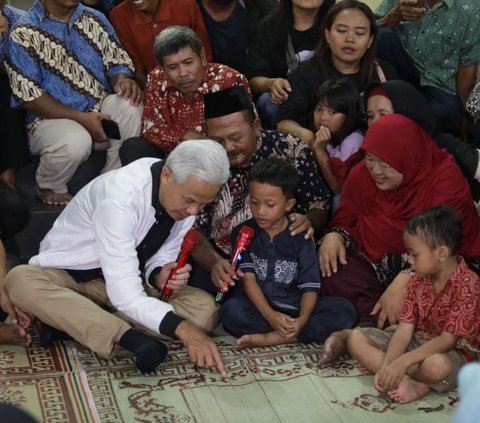 Momen Ganjar Bermalam di Rumah Anak Lulusan SMKN Jateng